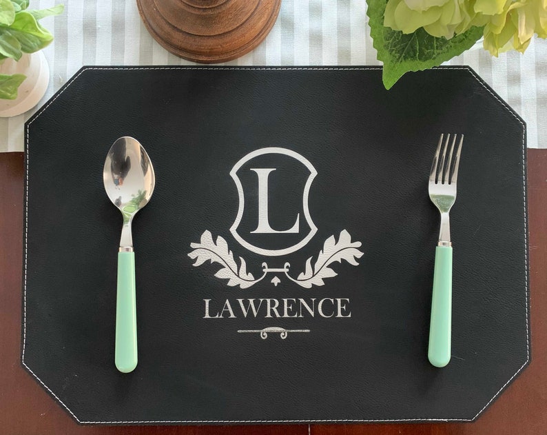 Personalized placemats – Favor Universe
